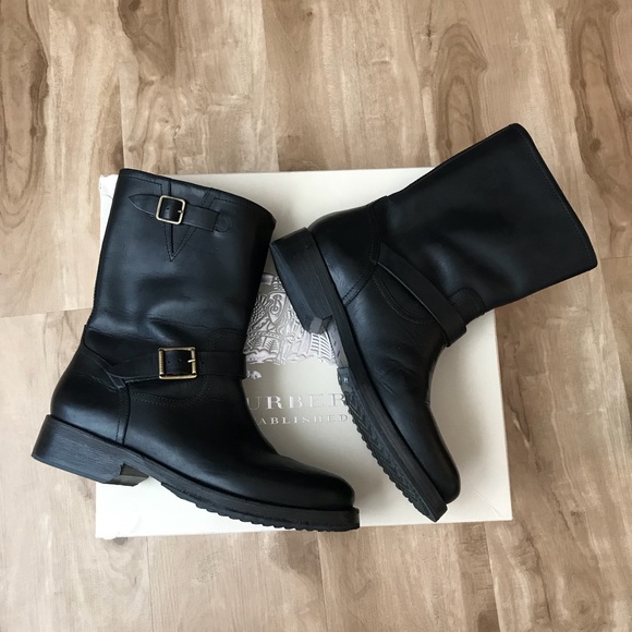 burberry flat boots